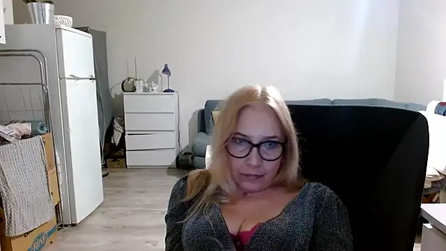 Snapshot of sofia_xkiss chatting on 03/02/25, 05:58 sofia xkiss online show from 03/02/25, 05:58