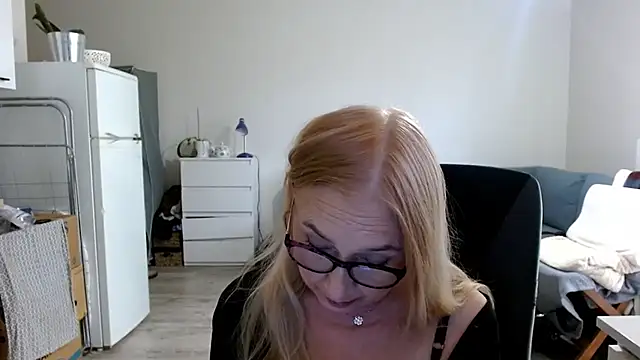 Snapshot of sofia_xkiss chatting on 03/03/25, 11:00 sofia xkiss online show from 03/03/25, 11:00