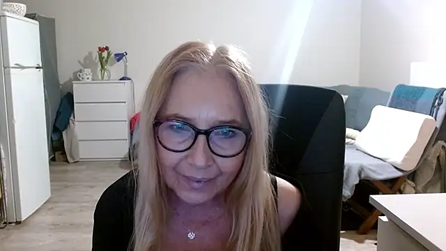 Snapshot of sofia_xkiss chatting on 03/09/25, 06:11 sofia xkiss online show from 03/09/25, 06:11