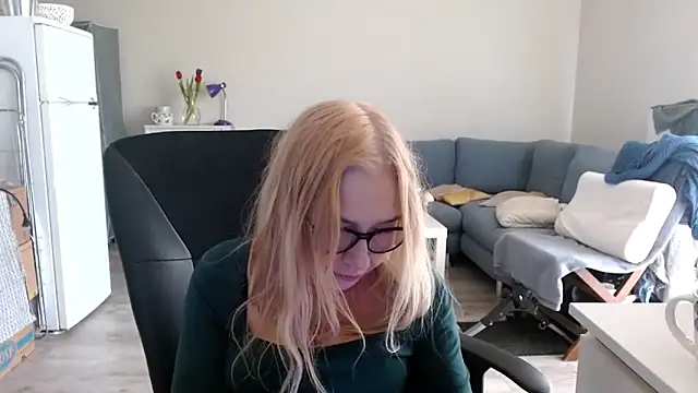 Snapshot of sofia_xkiss chatting on 03/12/25, 10:59 sofia xkiss online show from 03/12/25, 10:59