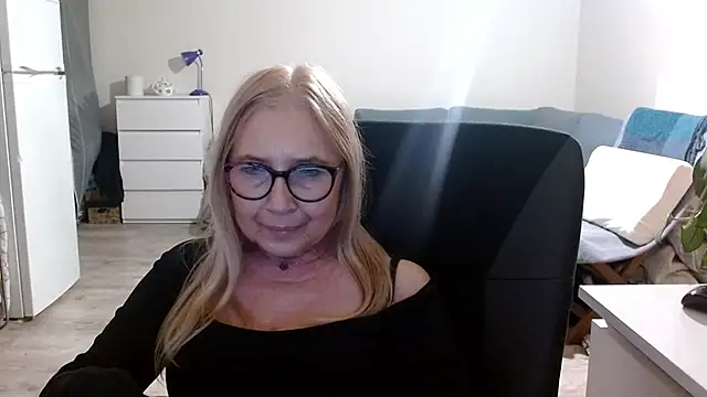 Snapshot of sofia_xkiss chatting on 03/16/25, 06:01 sofia xkiss online show from 03/16/25, 06:01