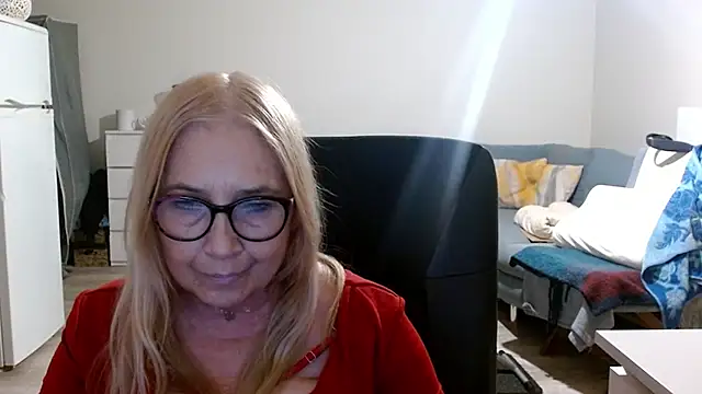 Snapshot of sofia_xkiss chatting on 03/18/25, 05:42 sofia xkiss online show from 03/18/25, 05:42