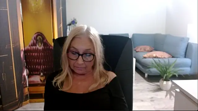 Snapshot of sofia_xkiss chatting on 09/18/25, 02:19 sofia xkiss online show from 09/18/25, 02:19