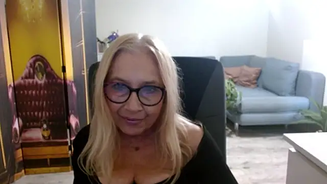 Snapshot of sofia_xkiss chatting on 11/08/25, 02:50 sofia xkiss online show from 11/08/25, 02:50