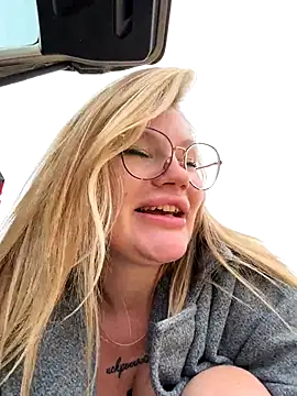 justmila online show from 09/30/25, 11:26