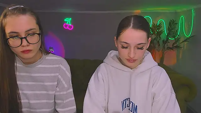 Snapshot of queenofjoyy chatting on 12/03/24, 07:22 queenofjoyy online show from 12/03/24, 07:22