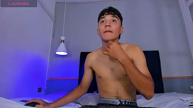 Snapshot of Austin_Cardieff chatting on 12/28/24, 07:43 Austin Cardieff online show from 12/28/24, 07:43