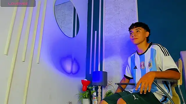 Snapshot of Austin_Cardieff chatting on 01/23/25, 07:22 Austin Cardieff online show from 01/23/25, 07:22