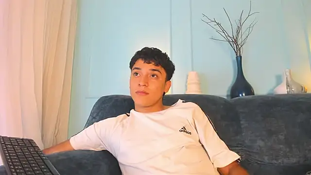 Snapshot of Austin_Cardieff chatting on 02/23/25, 09:00 Austin Cardieff online show from 02/23/25, 09:00