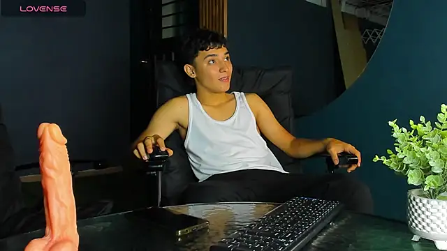 Snapshot of Austin_Cardieff chatting on 02/24/25, 03:44 Austin Cardieff online show from 02/24/25, 03:44