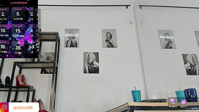 Snapshot of abril_ricci chatting on 12/27/24, 03:31 abril ricci online show from 12/27/24, 03:31