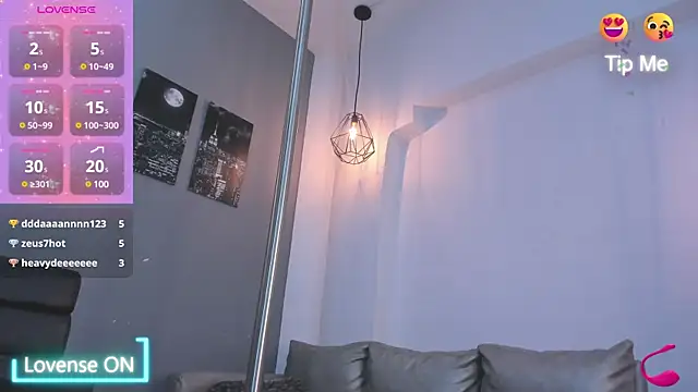 Snapshot of abril_ricci chatting on 01/03/25, 06:44 abril ricci online show from 01/03/25, 06:44