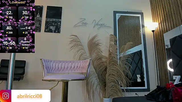 Snapshot of abril_ricci chatting on 02/21/25, 03:45 abril ricci online show from 02/21/25, 03:45