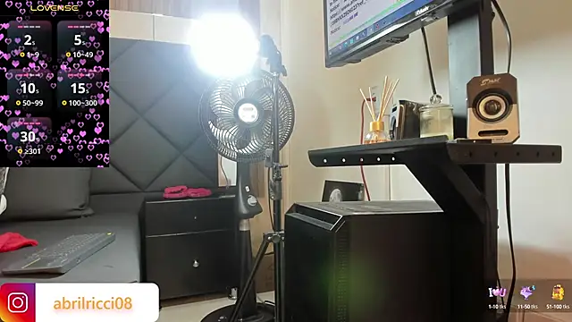 Snapshot of abril_ricci chatting on 02/28/25, 03:04 abril ricci online show from 02/28/25, 03:04