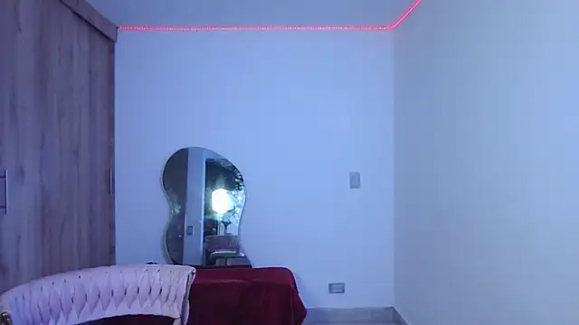 Snapshot of abril_ricci chatting on 09/26/25, 04:05 abril ricci online show from 09/26/25, 04:05