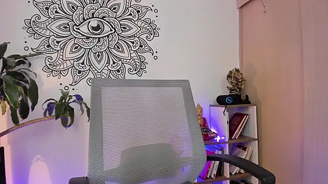 Snapshot of aaroncolombia chatting on 12/01/24, 04:29 aaroncolombia online show from 12/01/24, 04:29