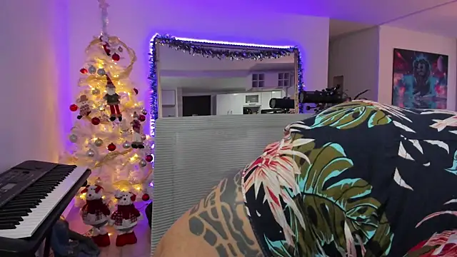 Snapshot of aaroncolombia chatting on 12/05/24, 11:27 aaroncolombia online show from 12/05/24, 11:27