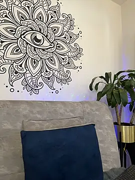 Snapshot of aaroncolombia chatting on 10/28/25, 12:09 aaroncolombia online show from 10/28/25, 12:09