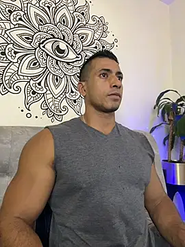 Snapshot of aaroncolombia chatting on 11/15/25, 10:45 aaroncolombia online show from 11/15/25, 10:45