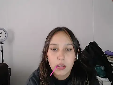 Skarlet Adams28 online show from 03/13/25, 08:43