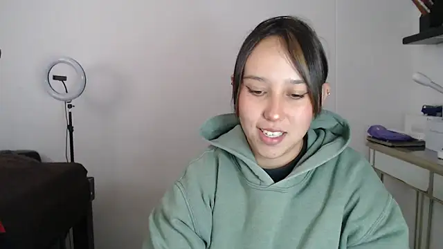 Skarlet Adams28 online show from 03/15/25, 05:59