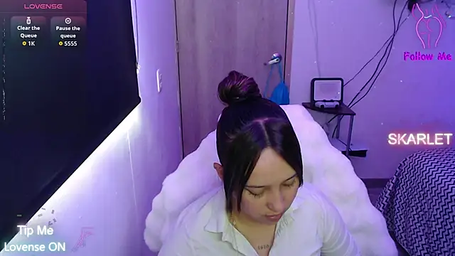 Skarlet Adams28 online show from 10/02/25, 07:43