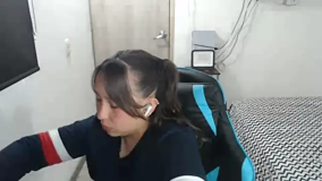 Skarlet Adams28 online show from 12/04/25, 06:16