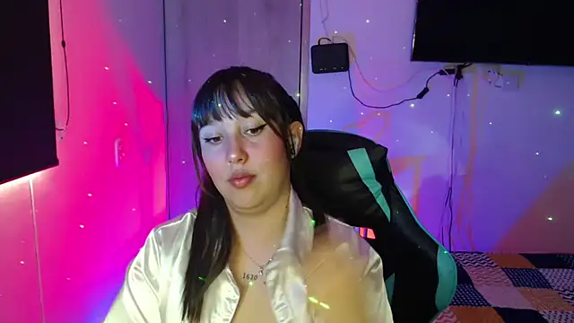 Skarlet Adams28 online show from 04/08/26, 07:25