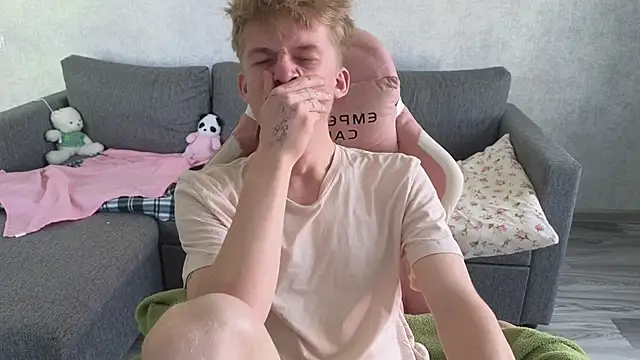 Snapshot of sweetserenity5 chatting on 09/21/25, 02:57 sweetserenity5 online show from 09/21/25, 02:57