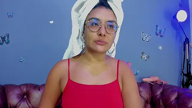 Snapshot of Kaira_mosse chatting on 11/25/25, 11:43 Kaira mosse online show from 11/25/25, 11:43