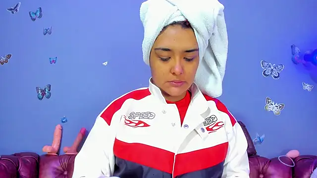 Kaira mosse online show from 04/11/26, 11:14