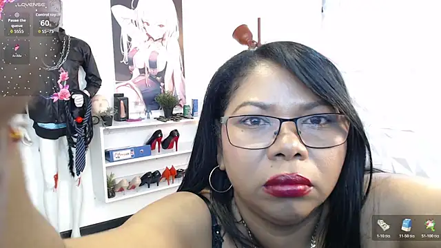 Snapshot of Keilathompson chatting on 11/21/25, 10:25 Keilathompson online show from 11/21/25, 10:25