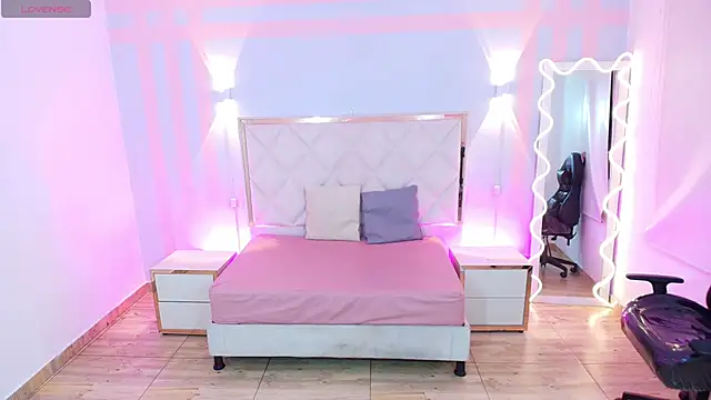 Brendda tay online show from 11/30/25, 03:21