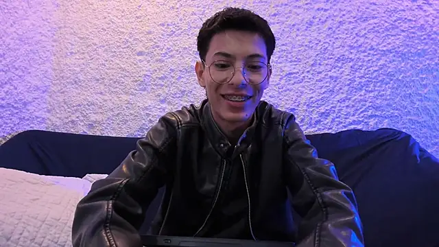 alexandersawyer online show from 12/17/25, 12:33