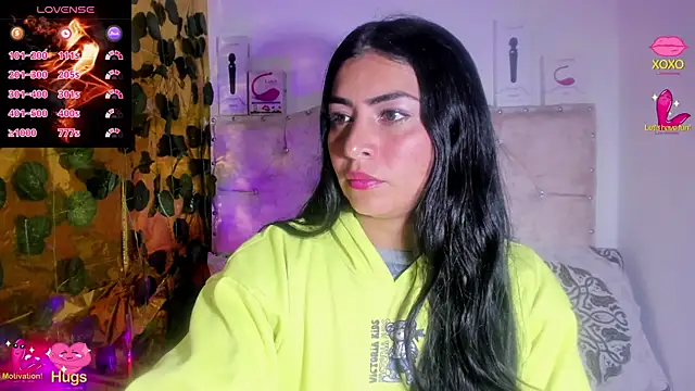 Snapshot of cristalconnorr chatting on 10/24/25, 04:25 cristalconnorr online show from 10/24/25, 04:25