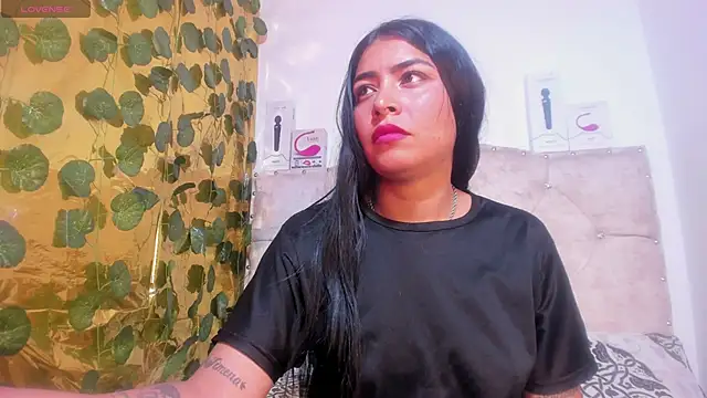 Snapshot of cristalconnorr chatting on 11/08/25, 05:01 cristalconnorr online show from 11/08/25, 05:01