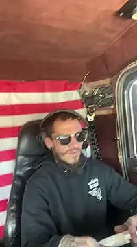 XMeF10 online show from 02/18/25, 06:47