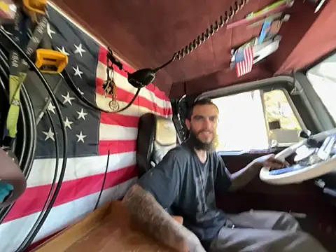 XMeF10 online show from 09/17/25, 03:46