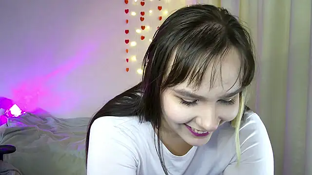 Snapshot of Rosie_Nana chatting on 03/04/25, 05:03 Rosie Nana online show from 03/04/25, 05:03