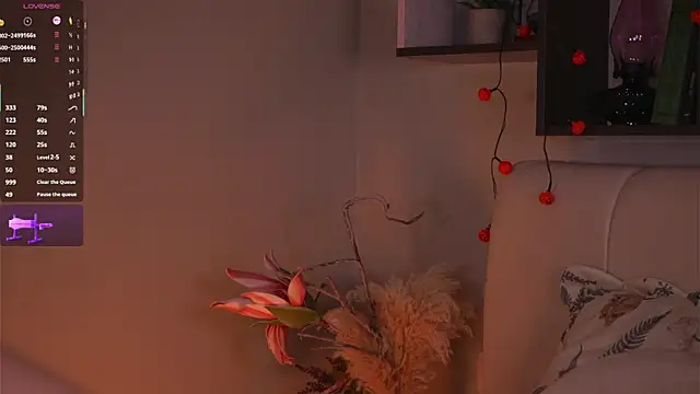 Snapshot of MiaBanger chatting on 11/08/25, 03:45 MiaBanger online show from 11/08/25, 03:45