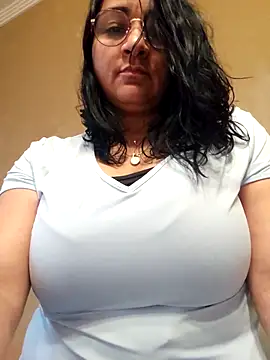 paulinaDiaz1 online show from 05/02/26, 04:56