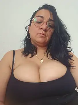 paulinaDiaz1 online show from 05/12/26, 12:57