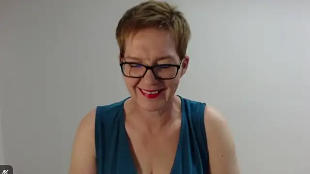 Snapshot of Sofie69Velvet chatting on 04/28/26, 02:11 Sofie69Velvet online show from 04/28/26, 02:11