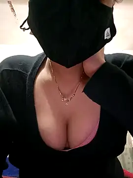 Avantika19 online show from 02/20/25, 07:12