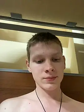 Snapshot of fameboyboo chatting on 02/01/25, 06:29 fameboyboo online show from 02/01/25, 06:29