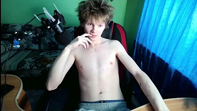 fameboyboo online show from 11/28/25, 10:07