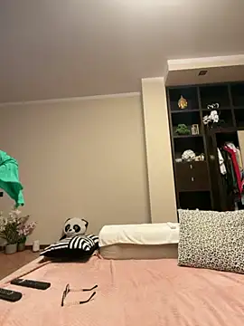 MichelleCara online show from 10/29/25, 05:31