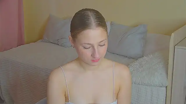 BritneyCruze online show from 10/27/25, 09:13