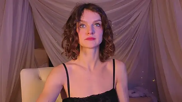 Snapshot of Soo_dreamy chatting on 11/30/25, 01:20 Soo dreamy online show from 11/30/25, 01:20