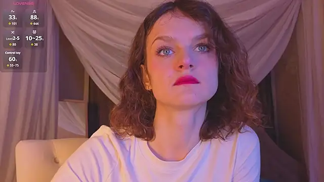 Snapshot of Soo_dreamy chatting on 12/04/25, 01:26 Soo dreamy online show from 12/04/25, 01:26